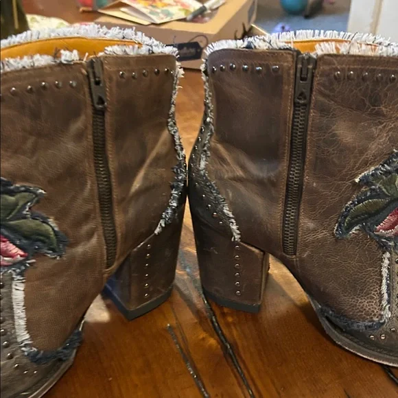 Old Gringo Brown Ankle Boots with Rose Embroidery - Picture 4 of 8
